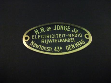 Rijwielhandel, electriciteit en radio H,R. de Jonge Newtonstraat Den Haag